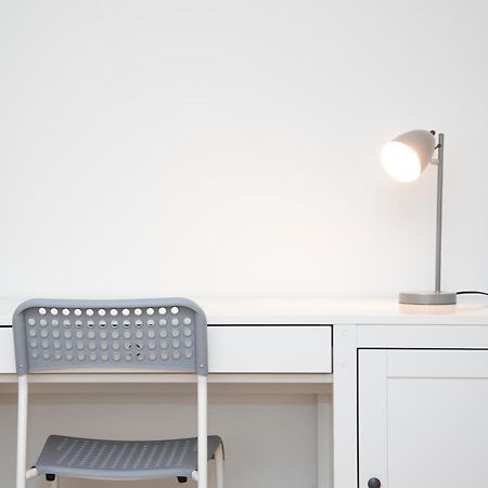 Central Ashford Stay - Contractors & Families Welcome - Free Parking Buitenkant foto