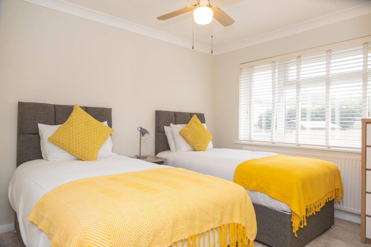 Central Ashford Stay - Contractors & Families Welcome - Free Parking Buitenkant foto
