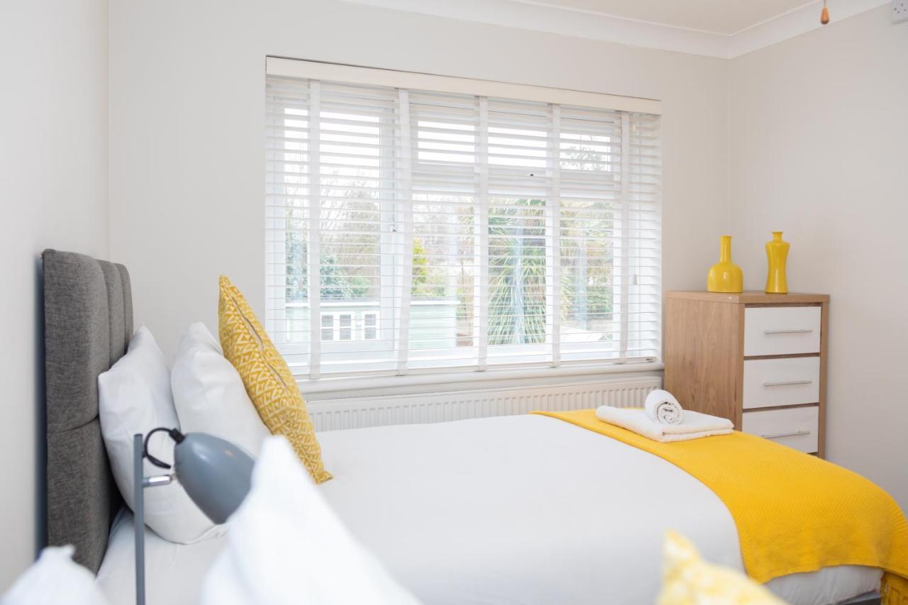 Central Ashford Stay - Contractors & Families Welcome - Free Parking Buitenkant foto