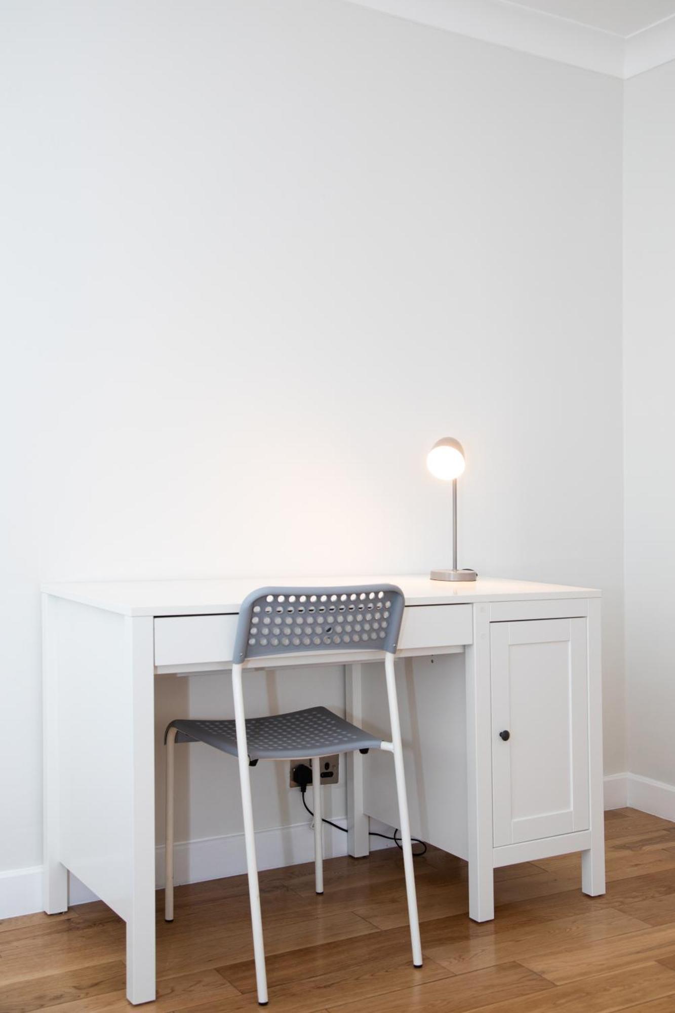 Central Ashford Stay - Contractors & Families Welcome - Free Parking Buitenkant foto